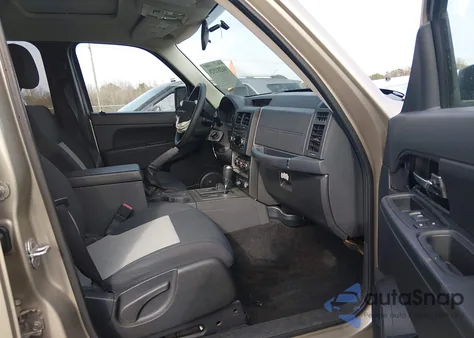 2010 Jeep Liberty Sport z USA, uszkodzony, nr VIN 1J4PN2GK1AW179256